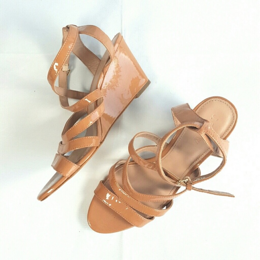 J. Crew Marci patten leather wedge 7 nude / tan